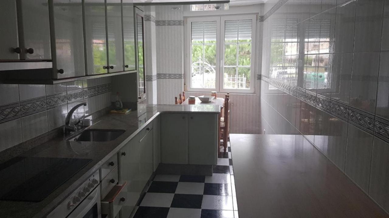 Albergue De Peregrinos Playa Quenxe Коркубион Экстерьер фото